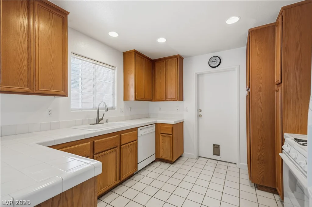 5449 Geneive, Las Vegas, NV 89108