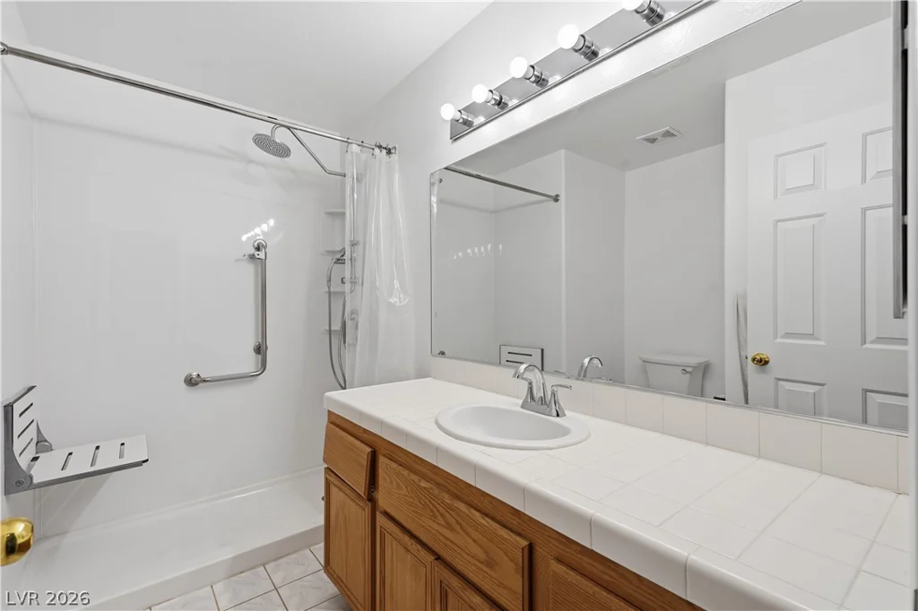 5449 Geneive, Las Vegas, NV 89108