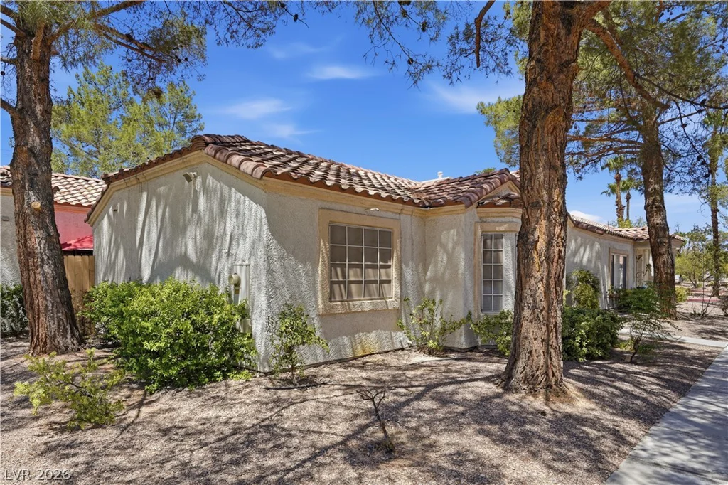 5449 Geneive, Las Vegas, NV 89108