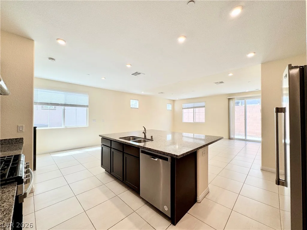 6088 Castle Gardens, Las Vegas, NV 89130