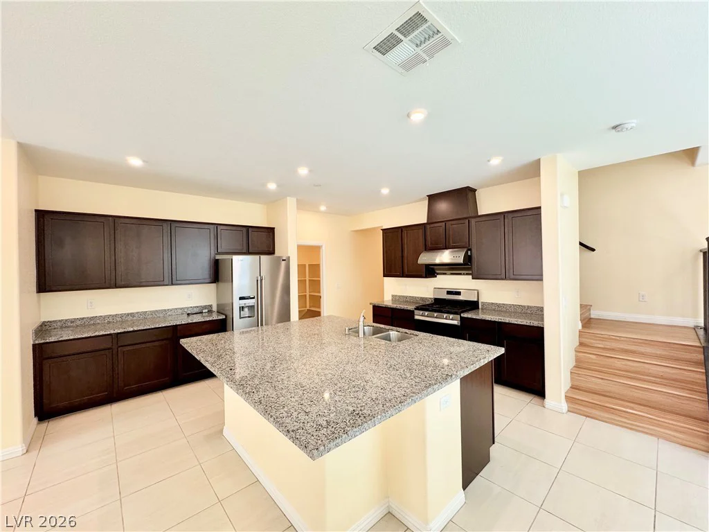 6088 Castle Gardens, Las Vegas, NV 89130