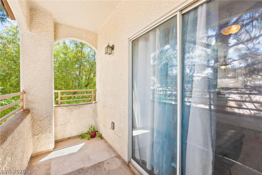 5650 Sahara, Las Vegas, NV 89142