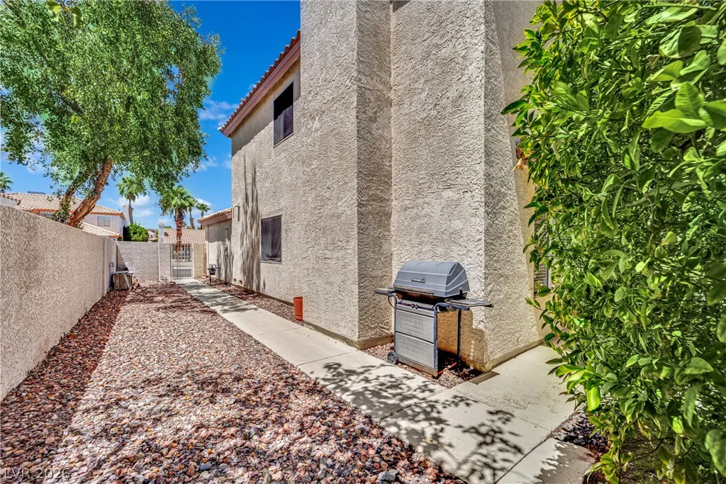 742 Spruce Tree, Henderson, NV 89014