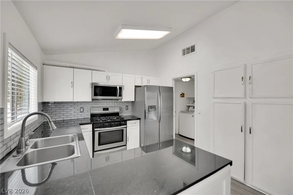 2913 Du Barry Manor, Las Vegas, NV 89108