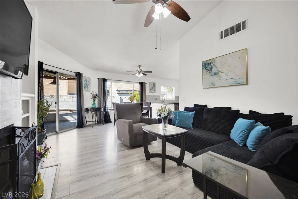 2913 Du Barry Manor, Las Vegas, NV 89108