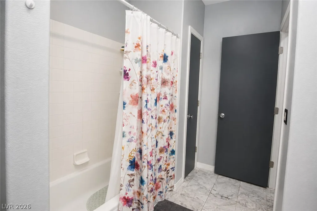912 Sterling Thorn, Las Vegas, NV 89183