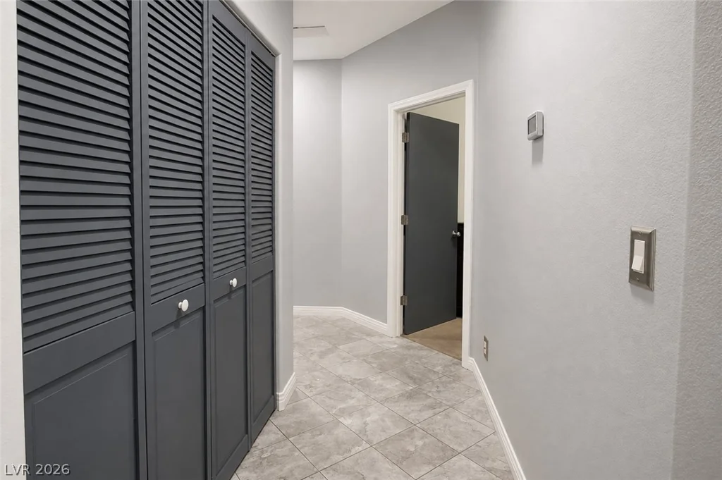 912 Sterling Thorn, Las Vegas, NV 89183