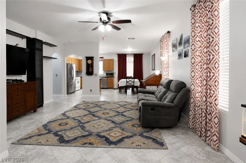 912 Sterling Thorn, Las Vegas, NV 89183