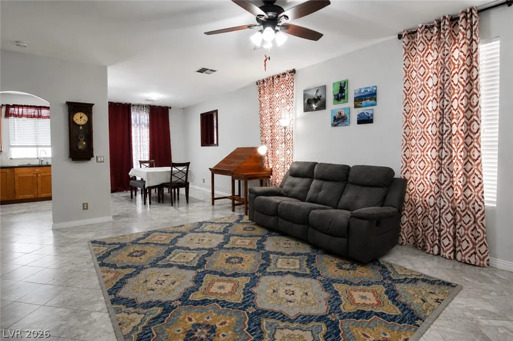 912 Sterling Thorn, Las Vegas, NV 89183