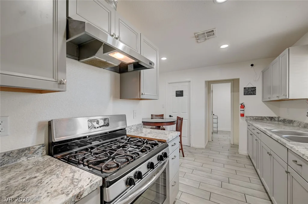 2300 Dune, Las Vegas, NV 89106