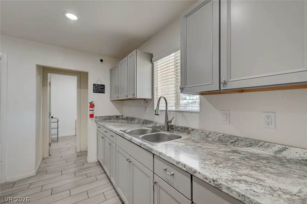 2300 Dune, Las Vegas, NV 89106