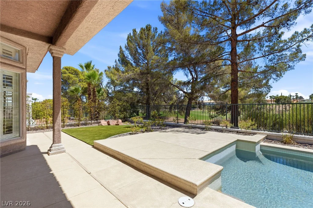 8649 Robinson Ridge, Las Vegas, NV 89117