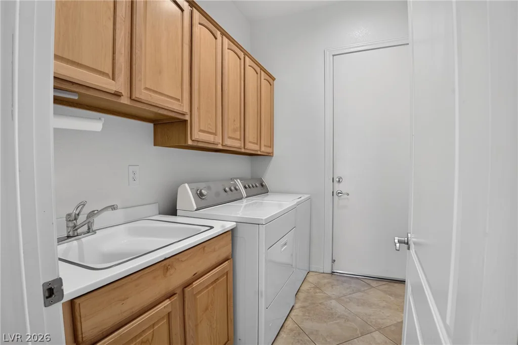 2389 Black River Falls, Henderson, NV 89044