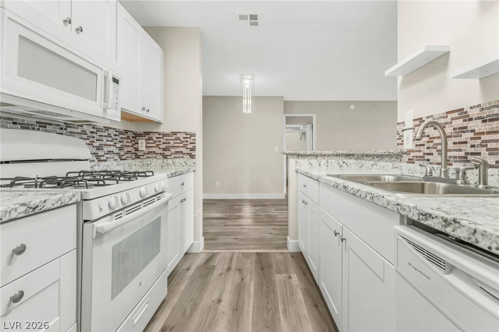 2200 Fort Apache, Las Vegas, NV 89117