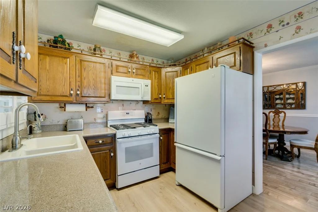 661 Burton, Henderson, NV 89015