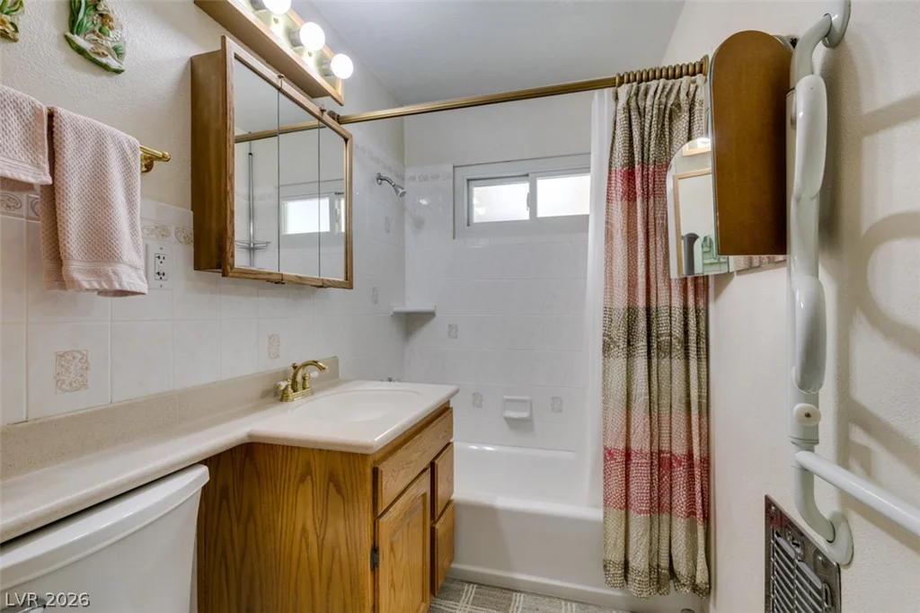 661 Burton, Henderson, NV 89015