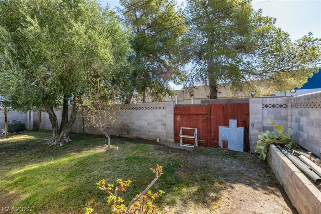 661 Burton, Henderson, NV 89015