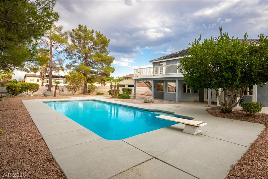 18 Hummingbird, Henderson, NV 89014
