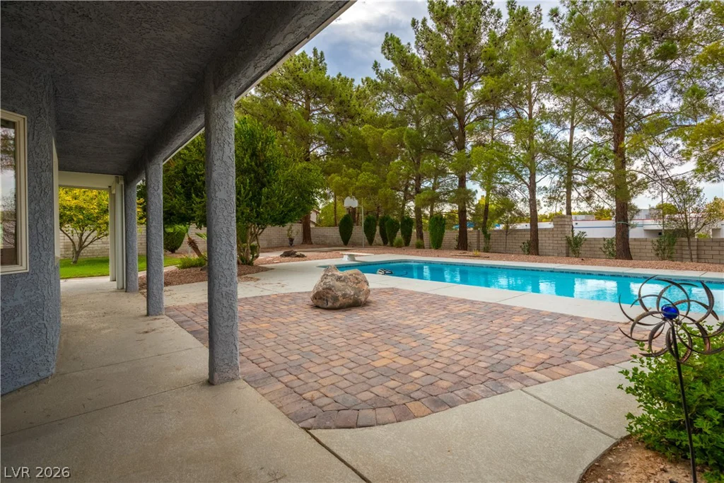 18 Hummingbird, Henderson, NV 89014