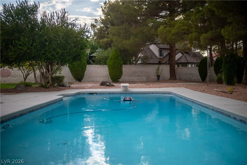 18 Hummingbird, Henderson, NV 89014
