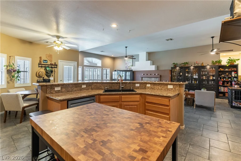 8920 Mannix, Las Vegas, NV 89143