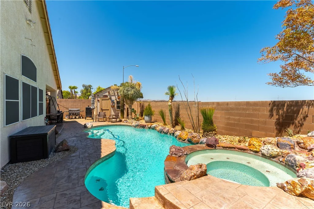 8920 Mannix, Las Vegas, NV 89143