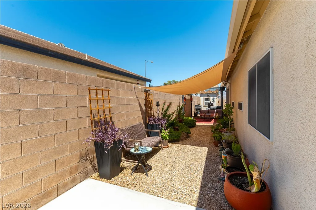 8920 Mannix, Las Vegas, NV 89143