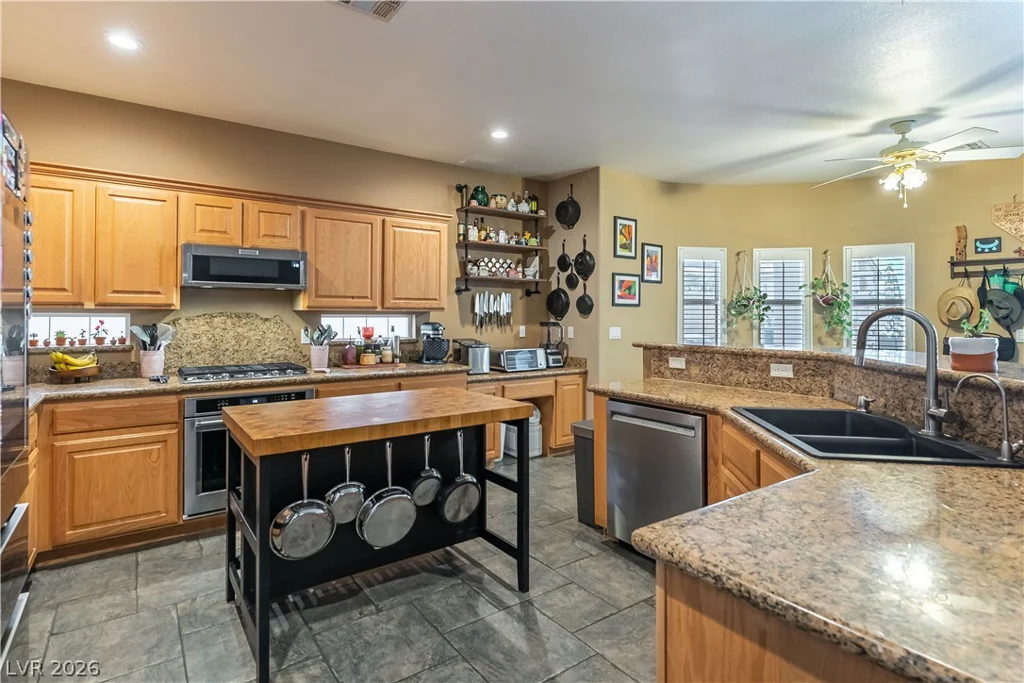 8920 Mannix, Las Vegas, NV 89143