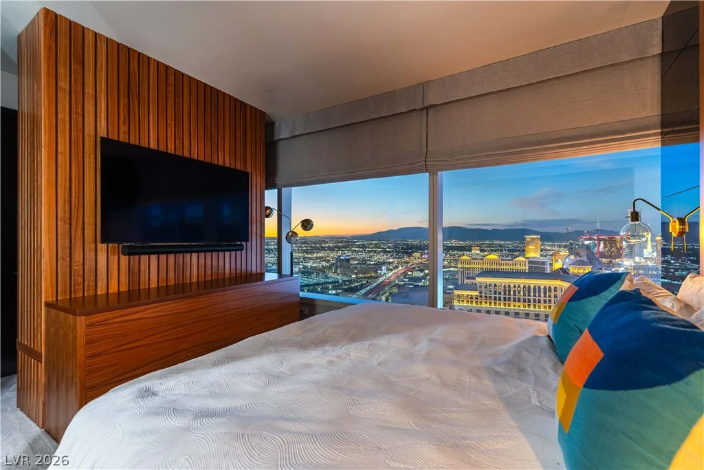 2600 Harmon, Las Vegas, NV 89158