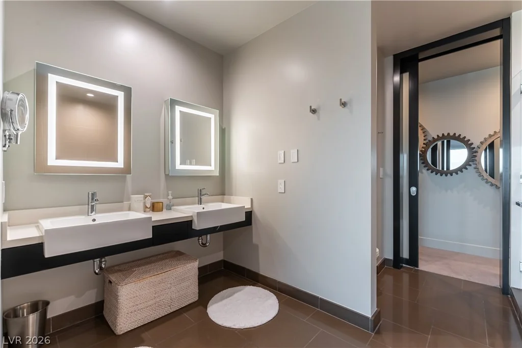 2600 Harmon, Las Vegas, NV 89158