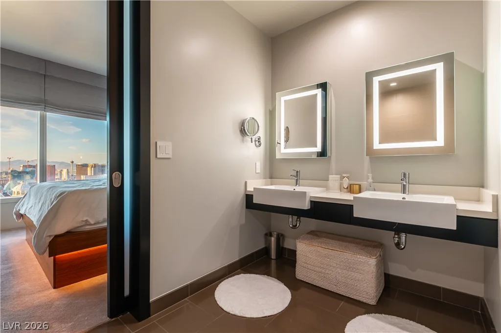 2600 Harmon, Las Vegas, NV 89158