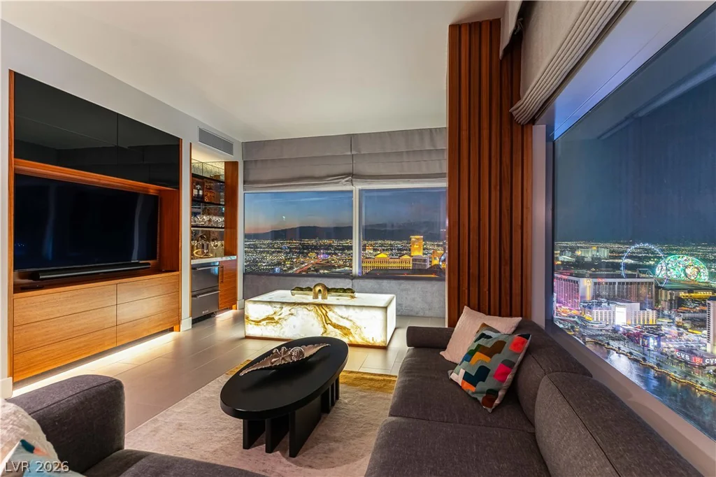 2600 Harmon, Las Vegas, NV 89158