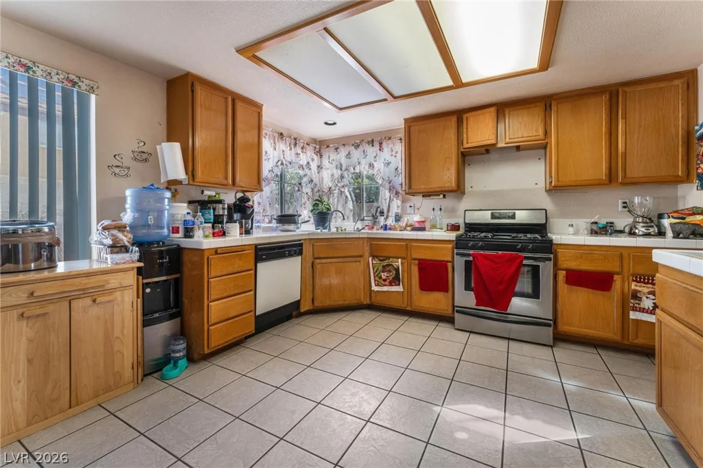 1750 Walingwood, North Las Vegas, NV 89031