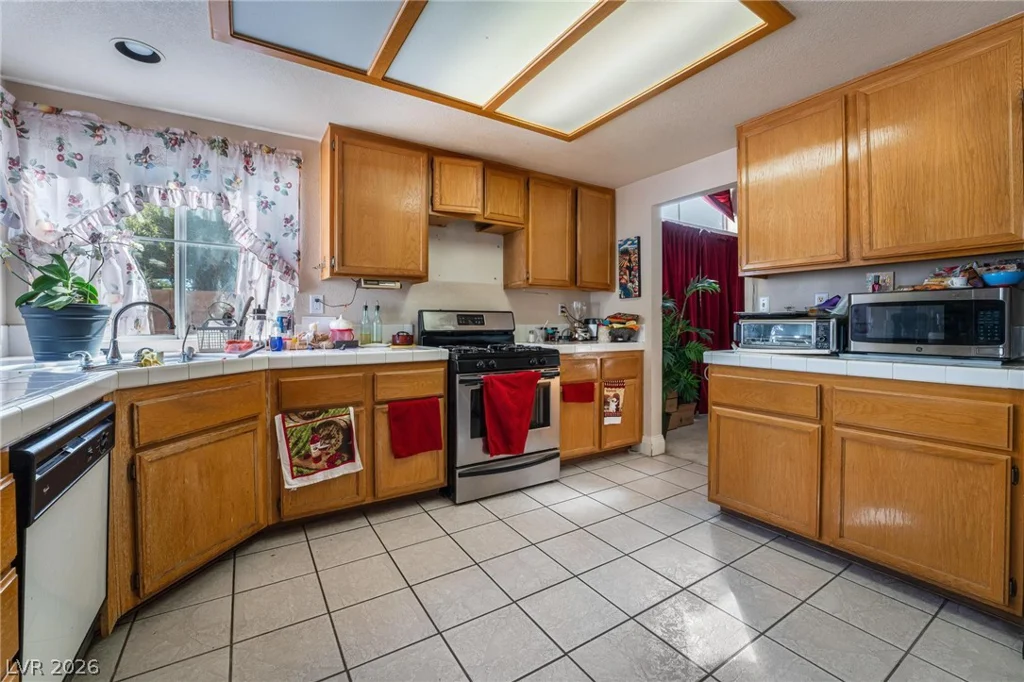 1750 Walingwood, North Las Vegas, NV 89031