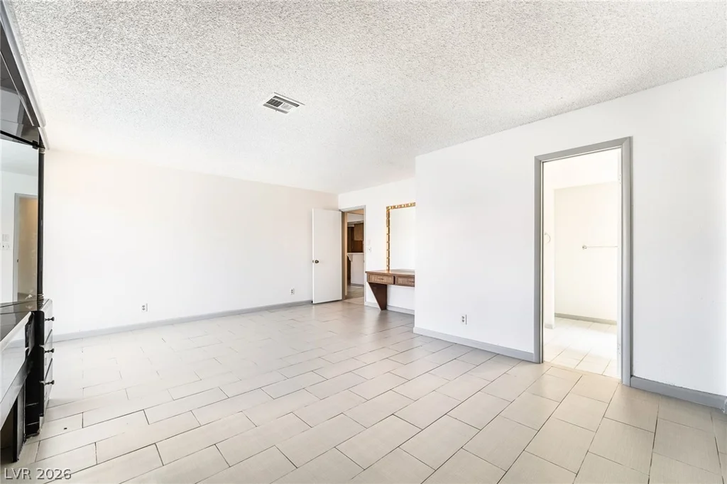 3155 Rochelle, Las Vegas, NV 89121