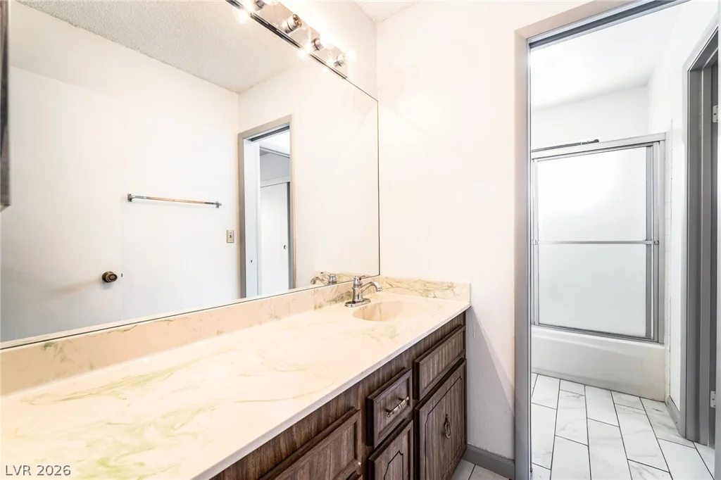 3155 Rochelle, Las Vegas, NV 89121