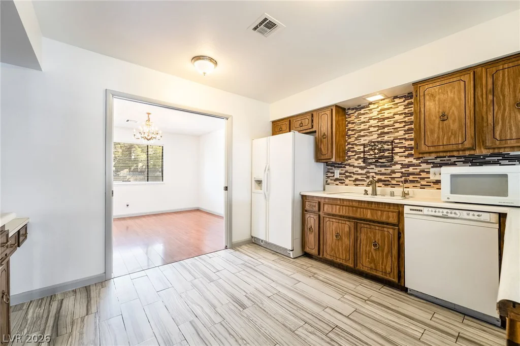 3155 Rochelle, Las Vegas, NV 89121