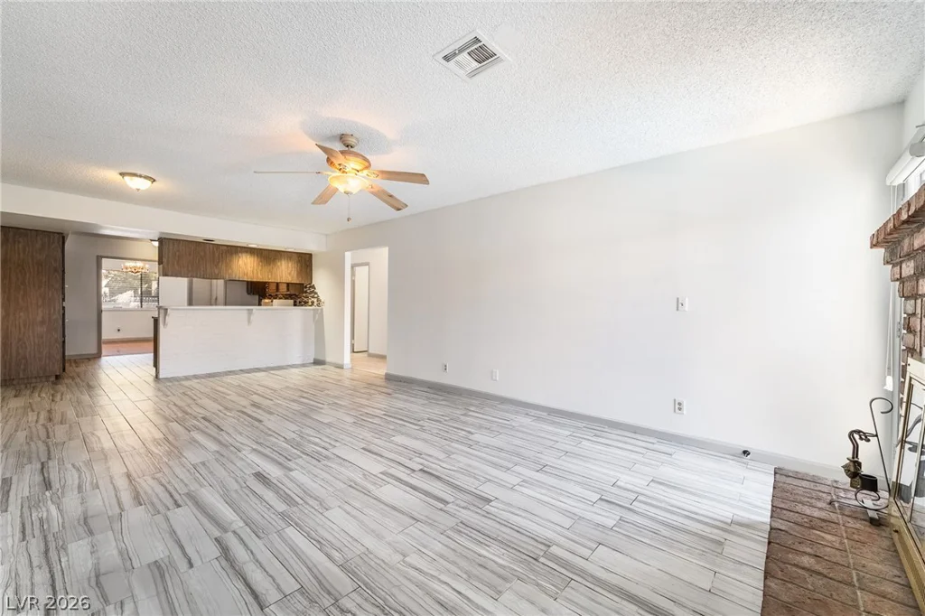 3155 Rochelle, Las Vegas, NV 89121