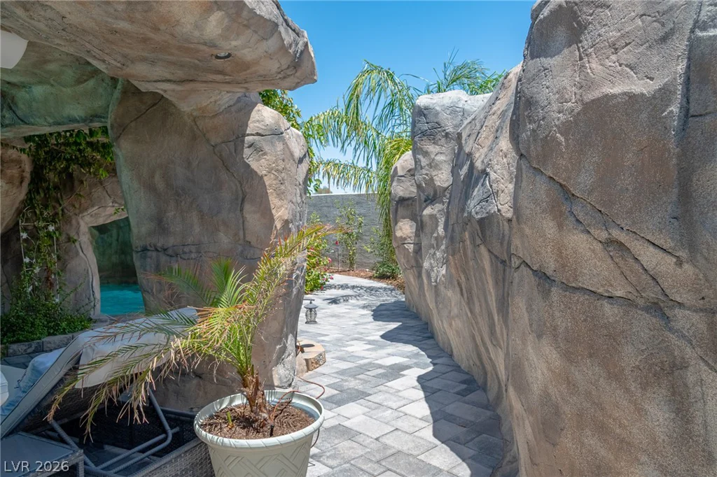 2925 Thurman, Las Vegas, NV 89120