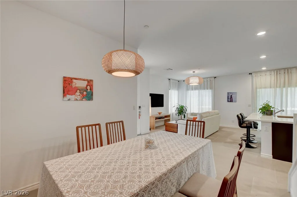 600 Carriage Hill, Las Vegas, NV 89138