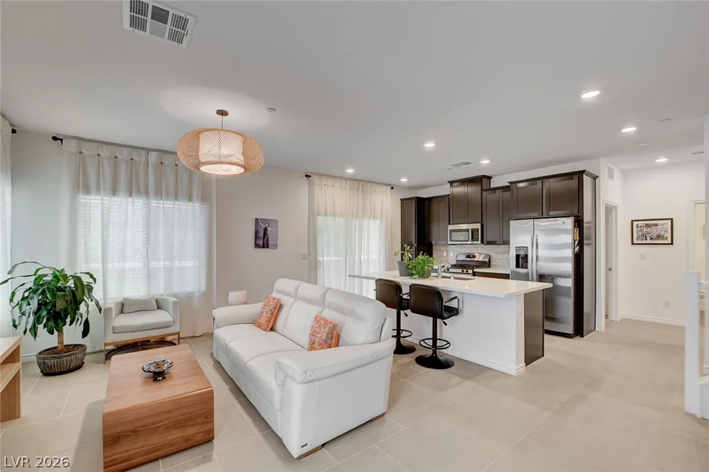 600 Carriage Hill, Las Vegas, NV 89138