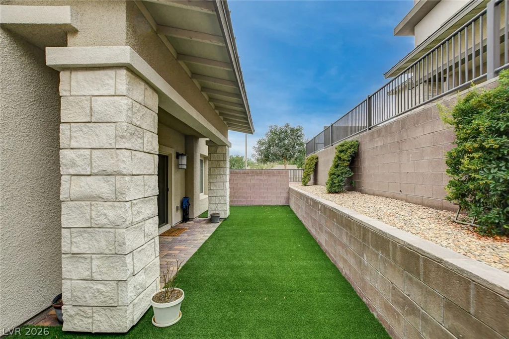 600 Carriage Hill, Las Vegas, NV 89138