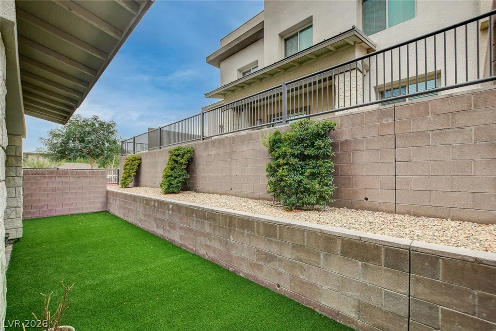 600 Carriage Hill, Las Vegas, NV 89138