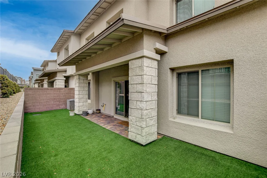 600 Carriage Hill, Las Vegas, NV 89138