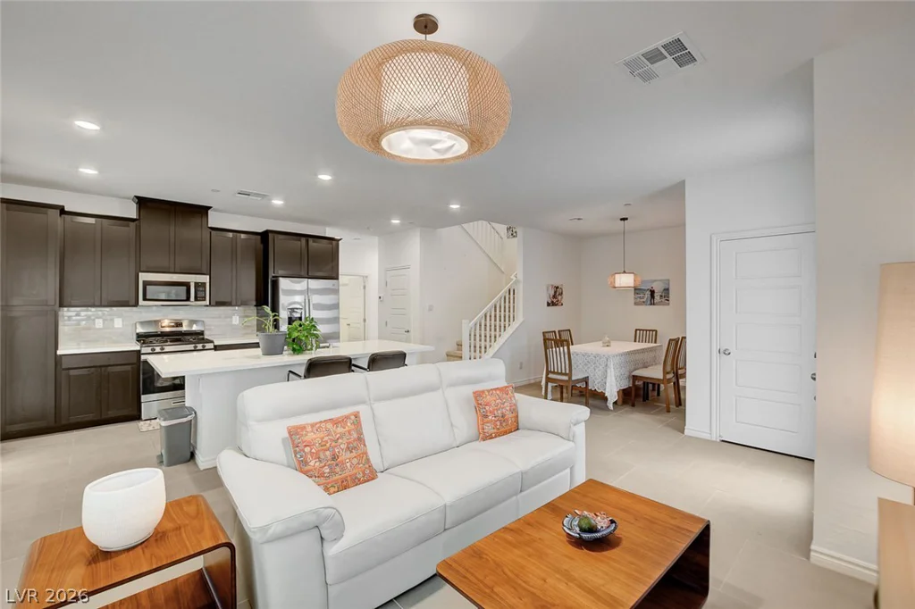 600 Carriage Hill, Las Vegas, NV 89138
