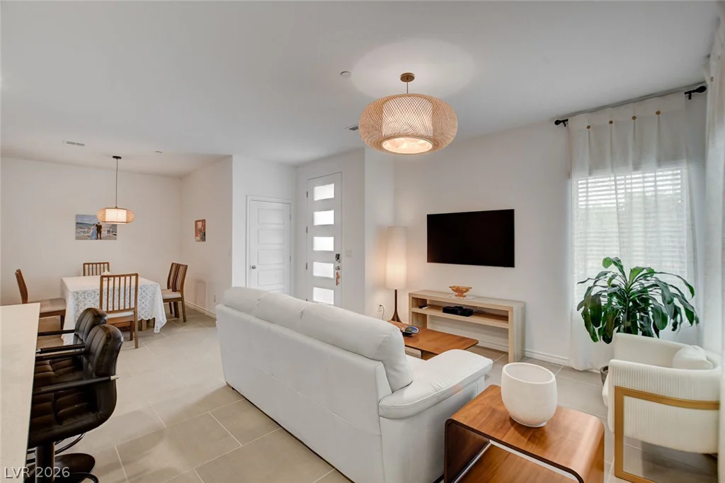 600 Carriage Hill, Las Vegas, NV 89138