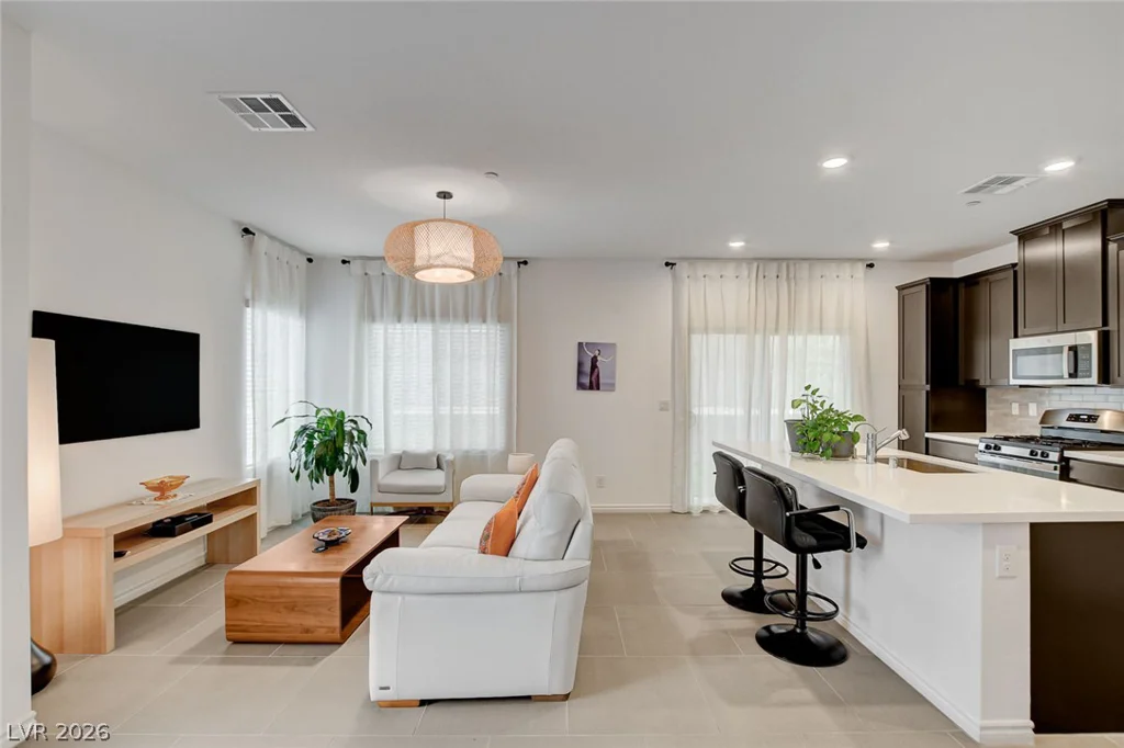 600 Carriage Hill, Las Vegas, NV 89138
