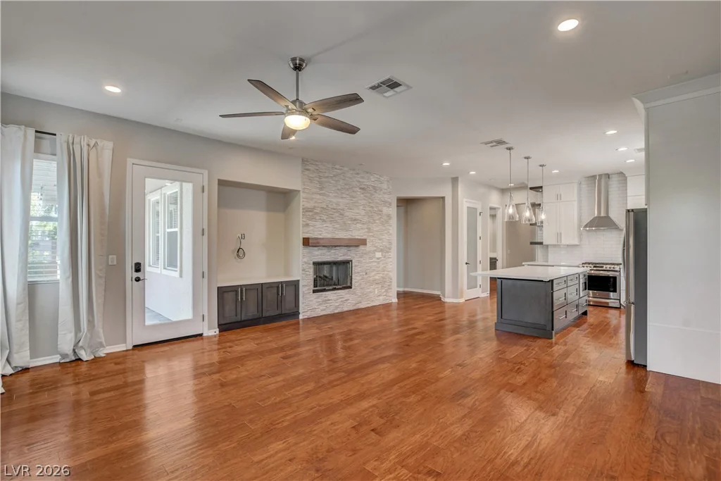 3374 Garden Shower, Las Vegas, NV 89135