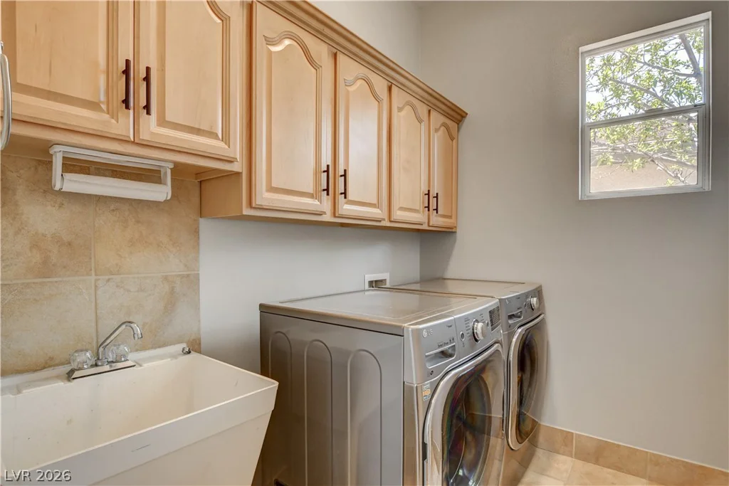 3374 Garden Shower, Las Vegas, NV 89135