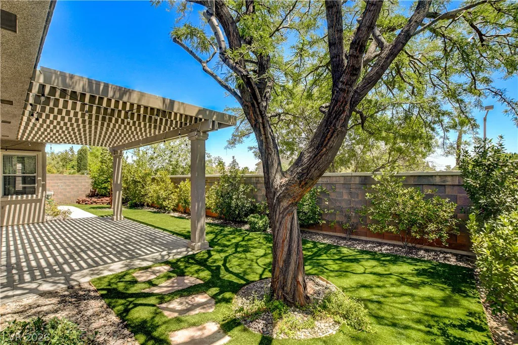 3374 Garden Shower, Las Vegas, NV 89135